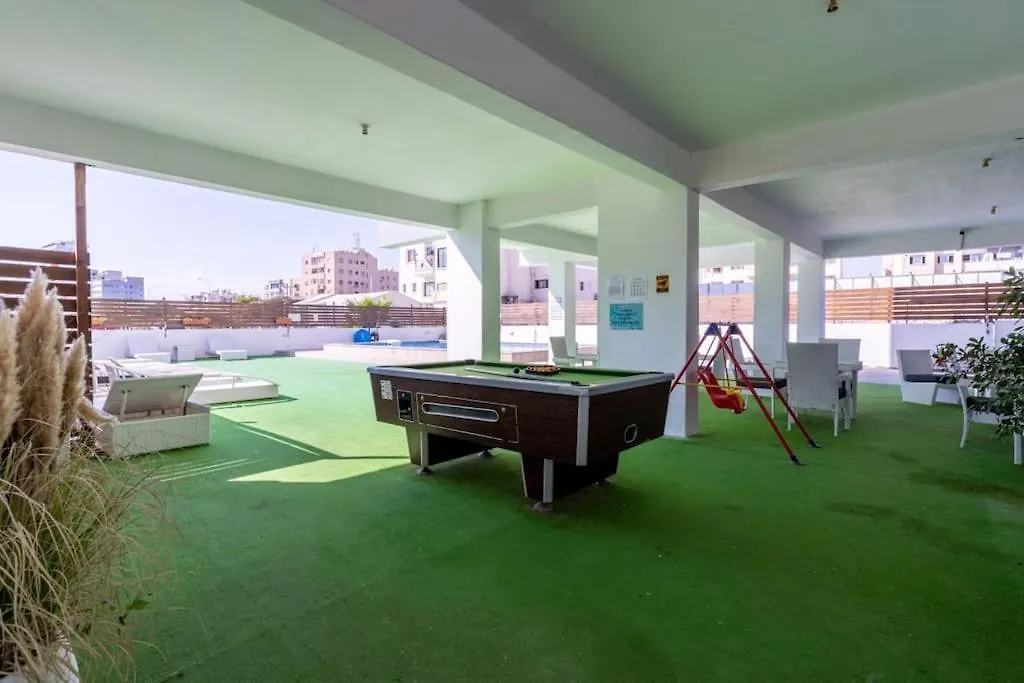 Ruby'S 2-Bedroom Apartment In Larnaca 0*,
